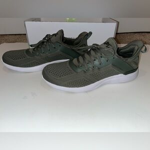 NEW! APL TechLoom Tracer in Fatigue/White